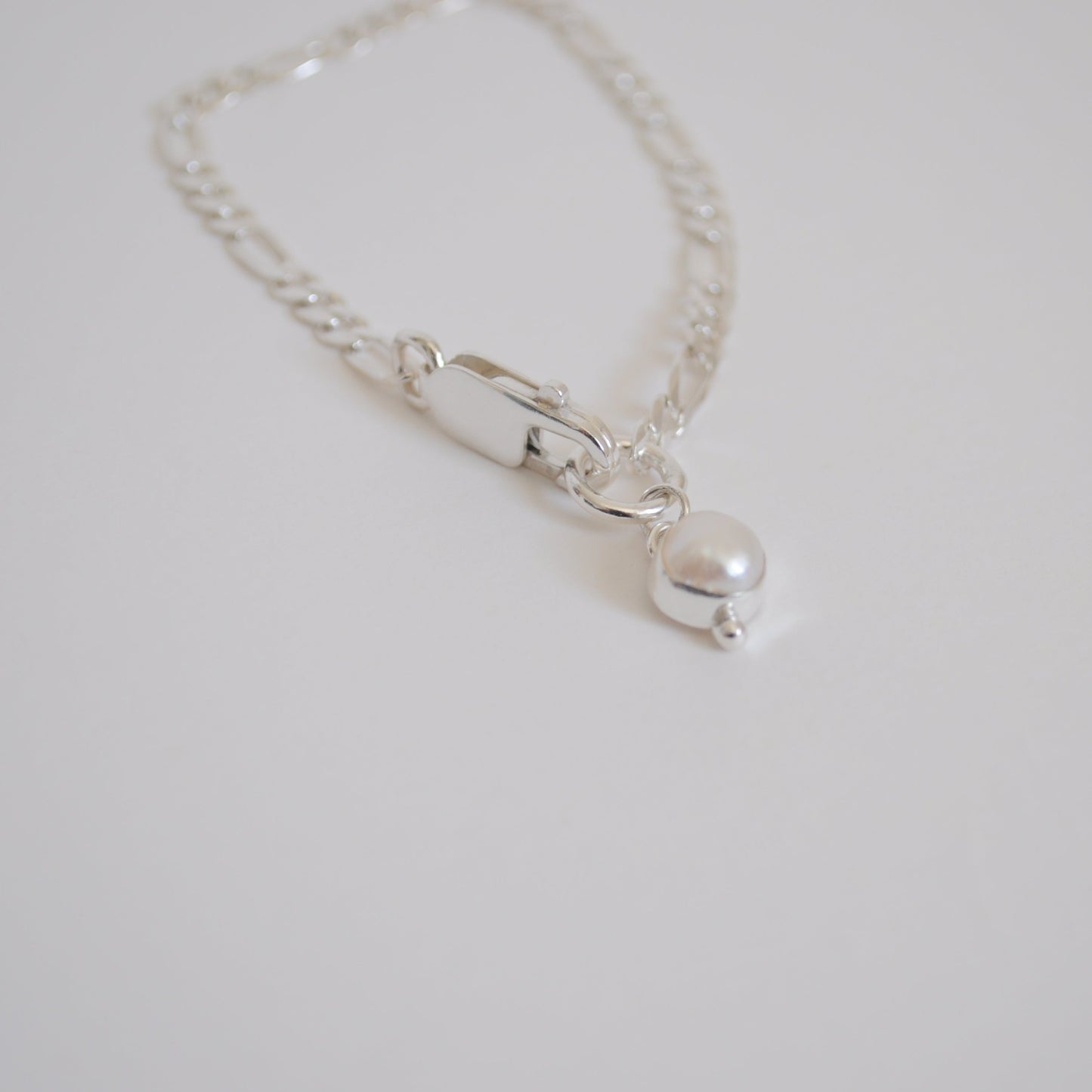 Pearl Dangle Bracelet