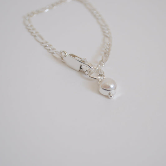 Pearl Dangle Bracelet